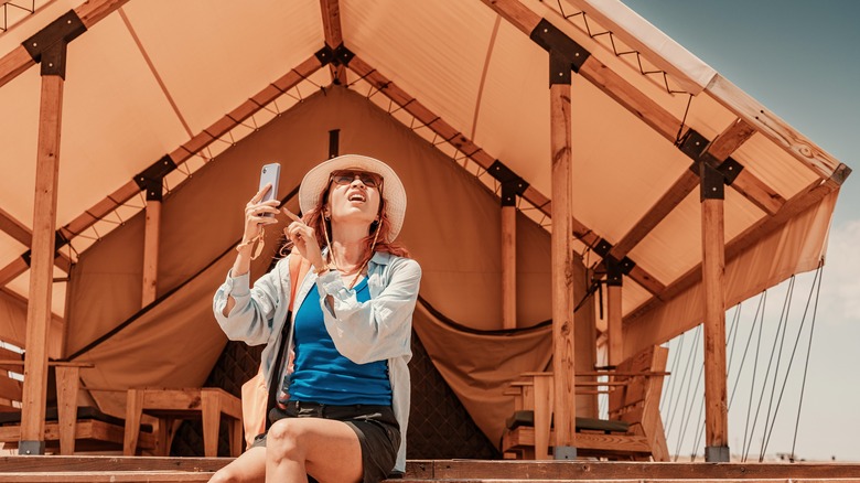 woman with poor signal