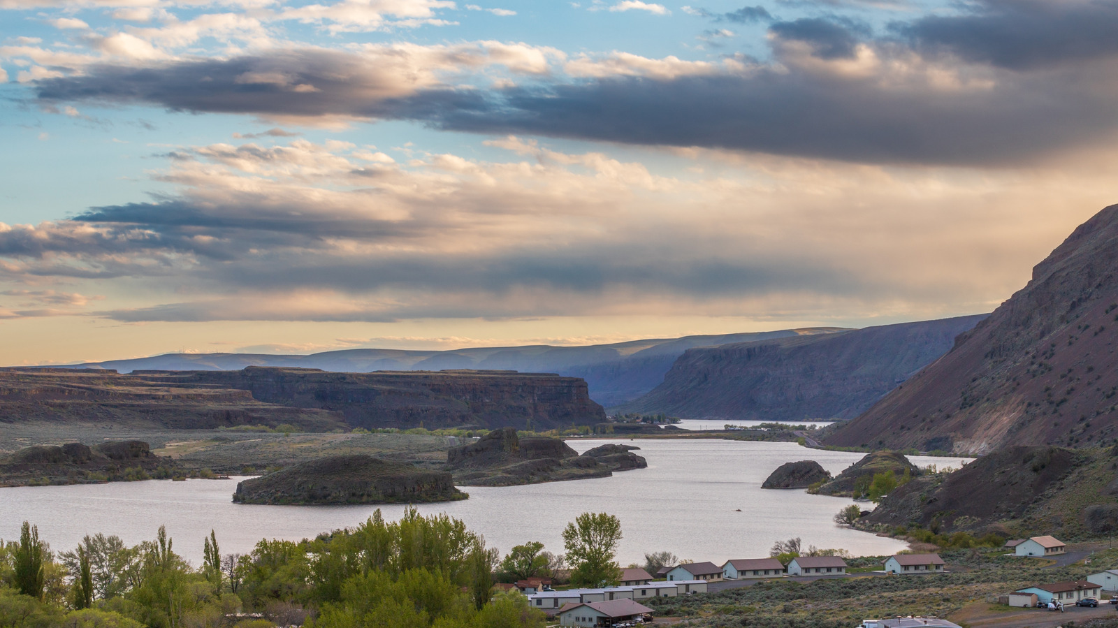 This Unique, Underrated Washington State Park Is A Living History Book Of Ice Age Wonders

