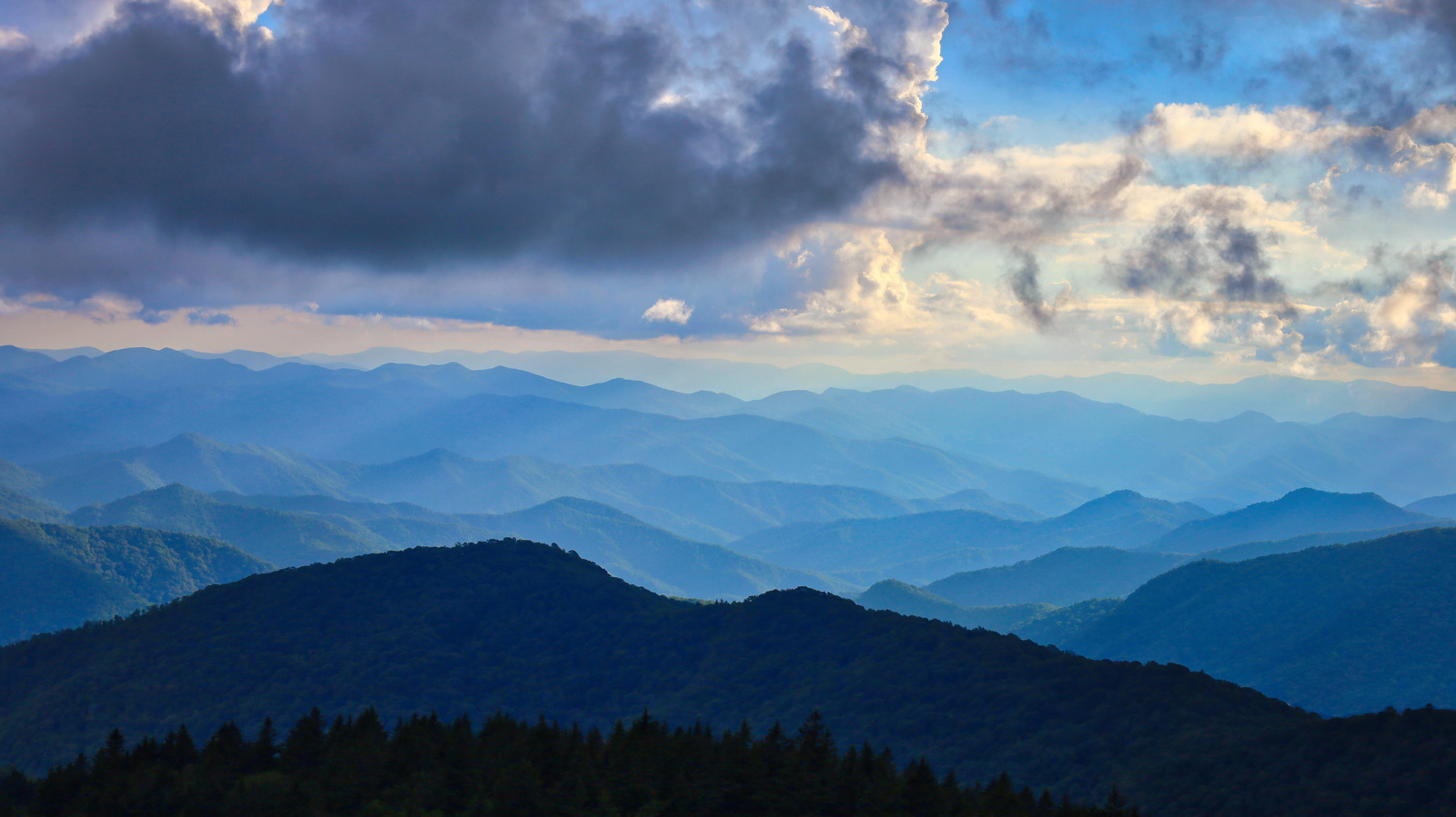 The 5 Best Places To Camp In The Blue Ridge Mountains, According To Seasoned Campers

