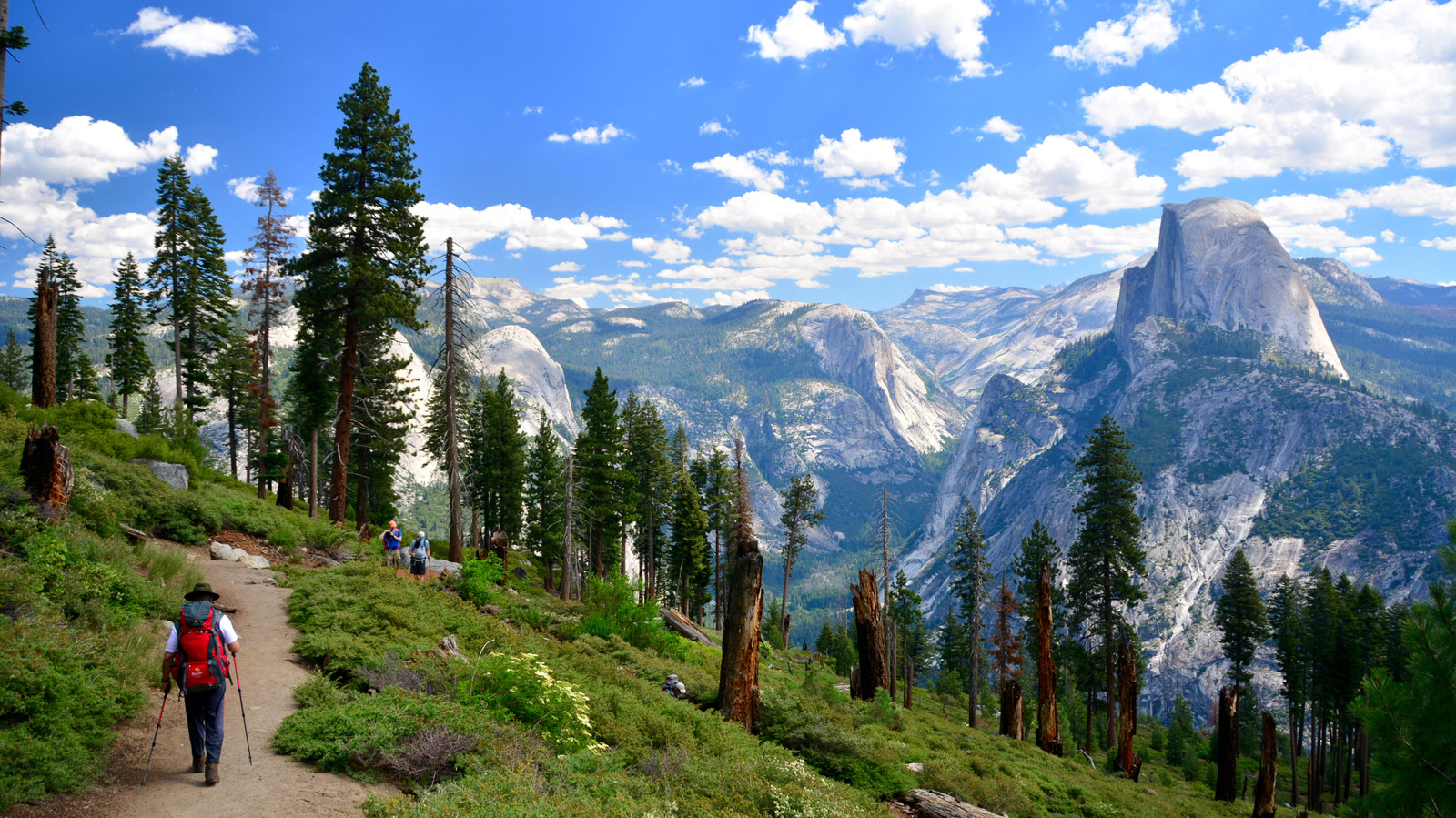 The 5 Best US National Parks For Beginner Hikers, According To Research

