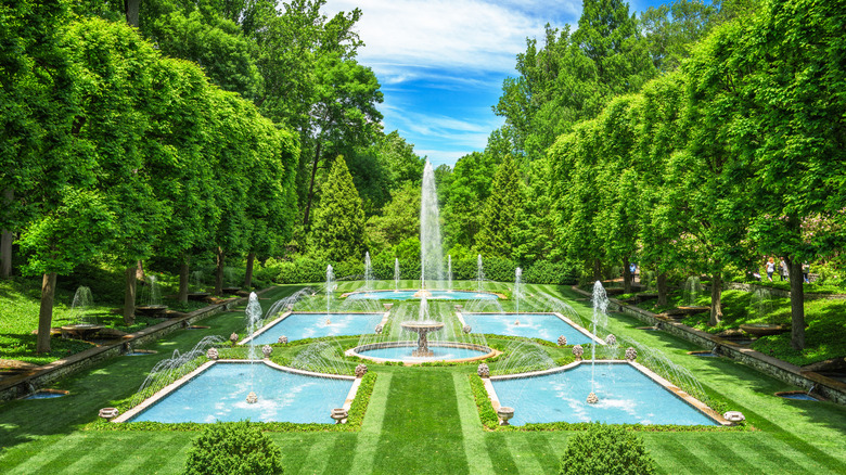 Longwood Gardens botantical gardens at the Peirce-du Pont House. Italian water garden.