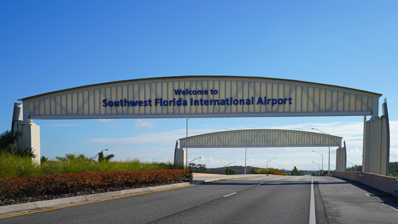 sign en route to Southwest Florida International Airport