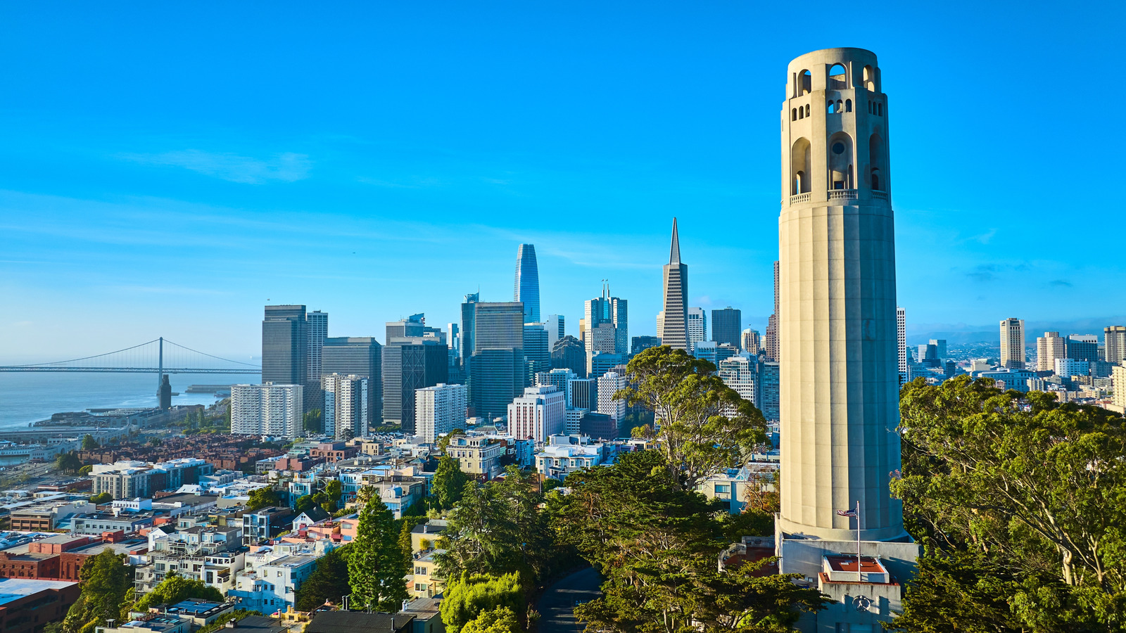 San Francisco's Popular Landmark Has A Scenic Observation Deck With Panoramic Views

