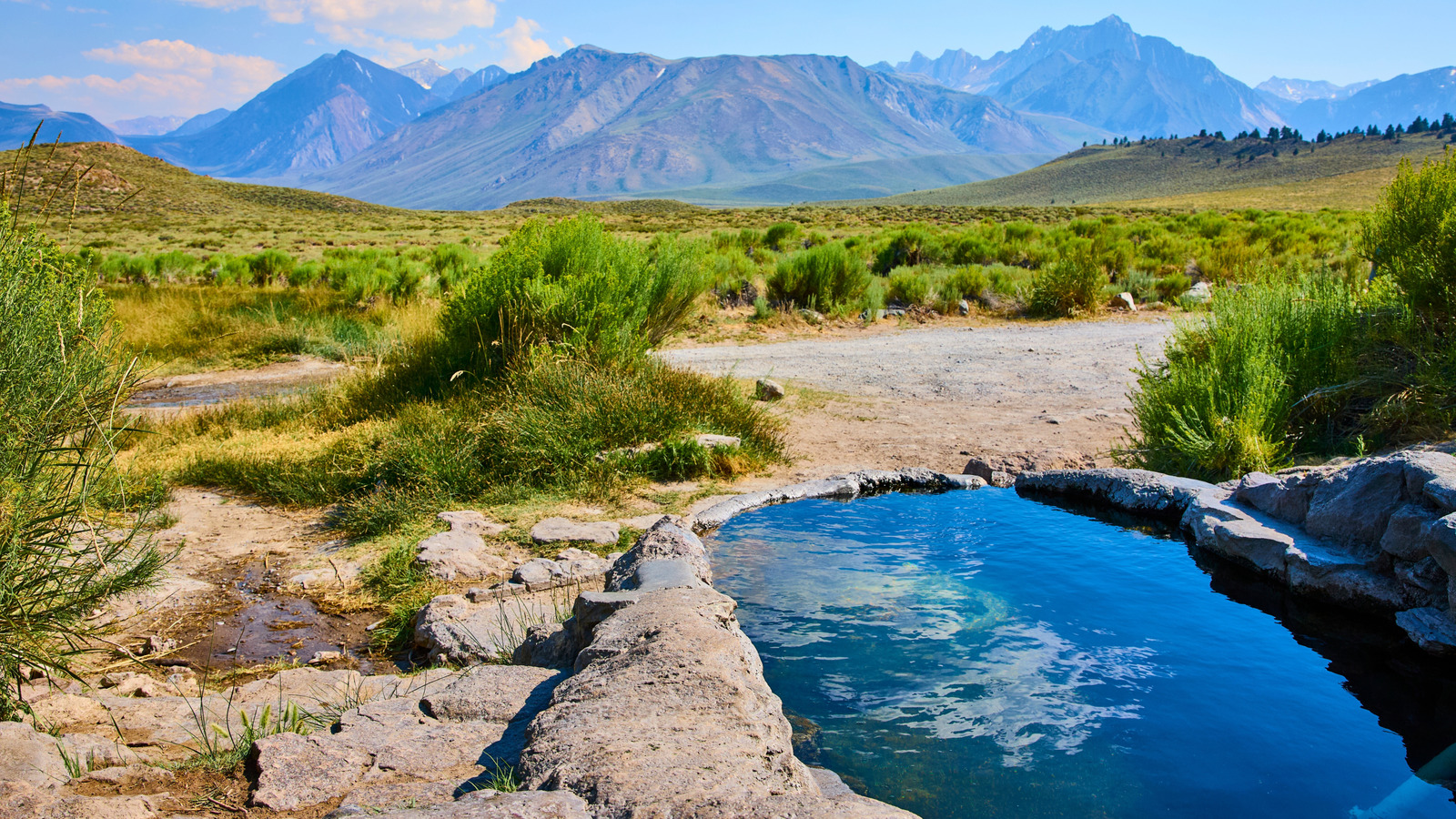 California's Top 5 Relaxing Hot Springs With Scenic Hiking Trails

