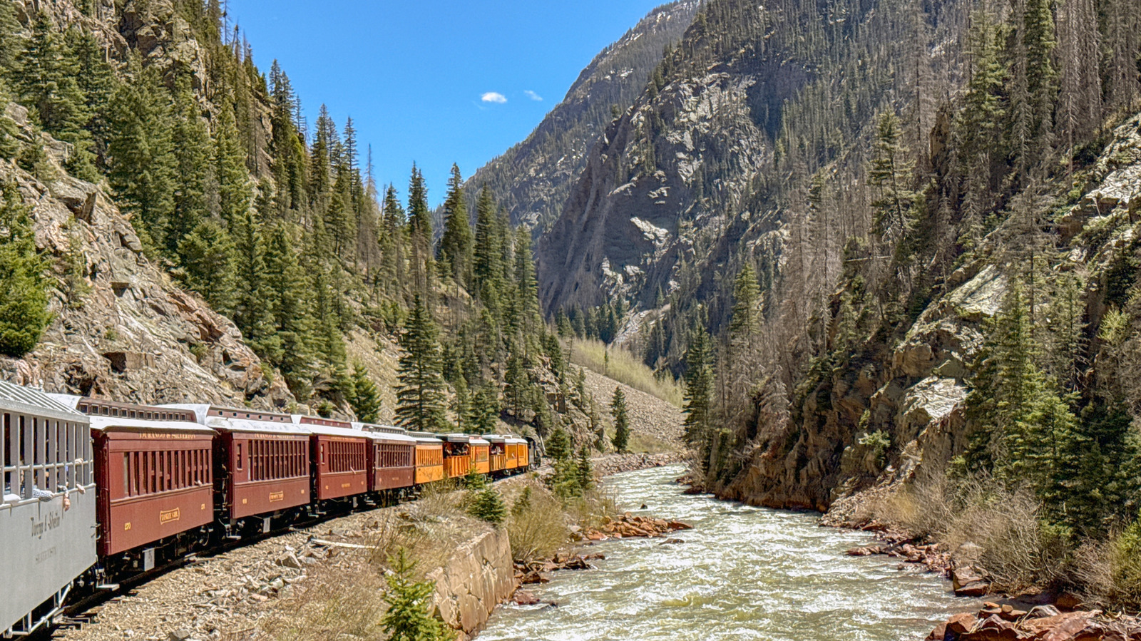 One Of America's Best And Oldest Train Routes Is A Scenic Journey In The Rocky Mountains


