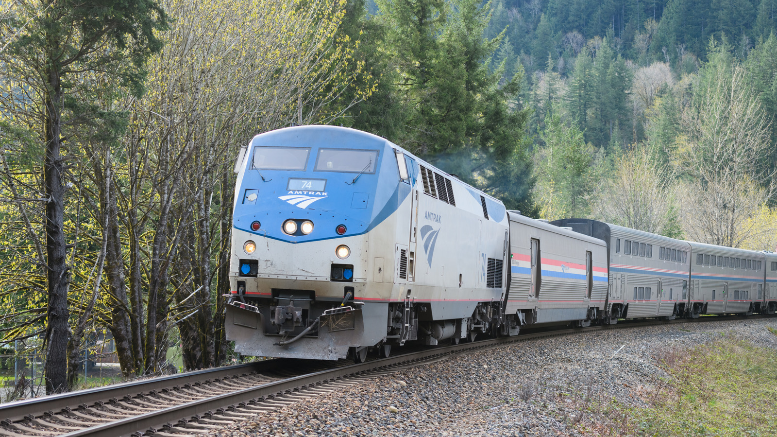 One Of America's Best Train Rides Offers A Legendary Trip Between Chicago & The West Coast

