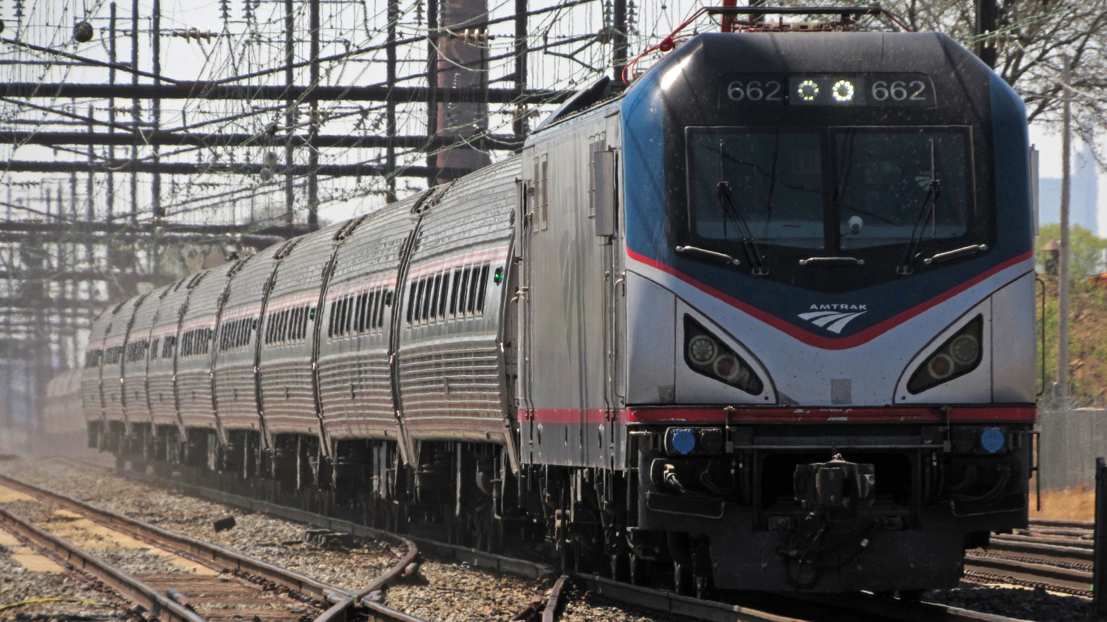 America's Most Popular Train Connects Historic East Coast Cities From Boston To Virginia

