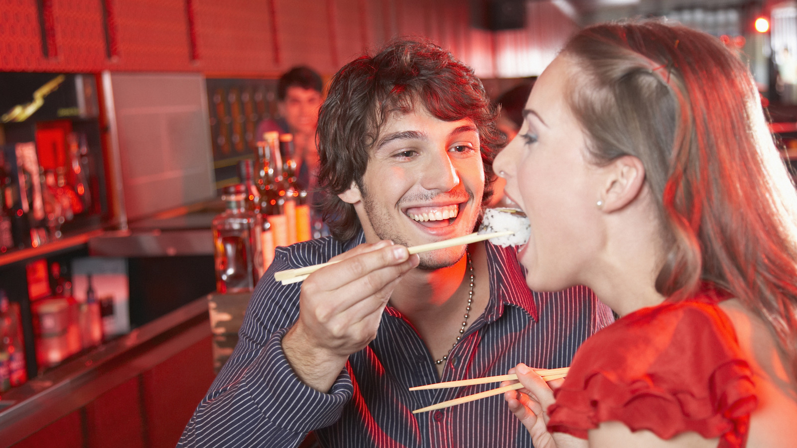 5 Japanese Restaurant Rules American Tourists Break Within The First 10 Minutes


