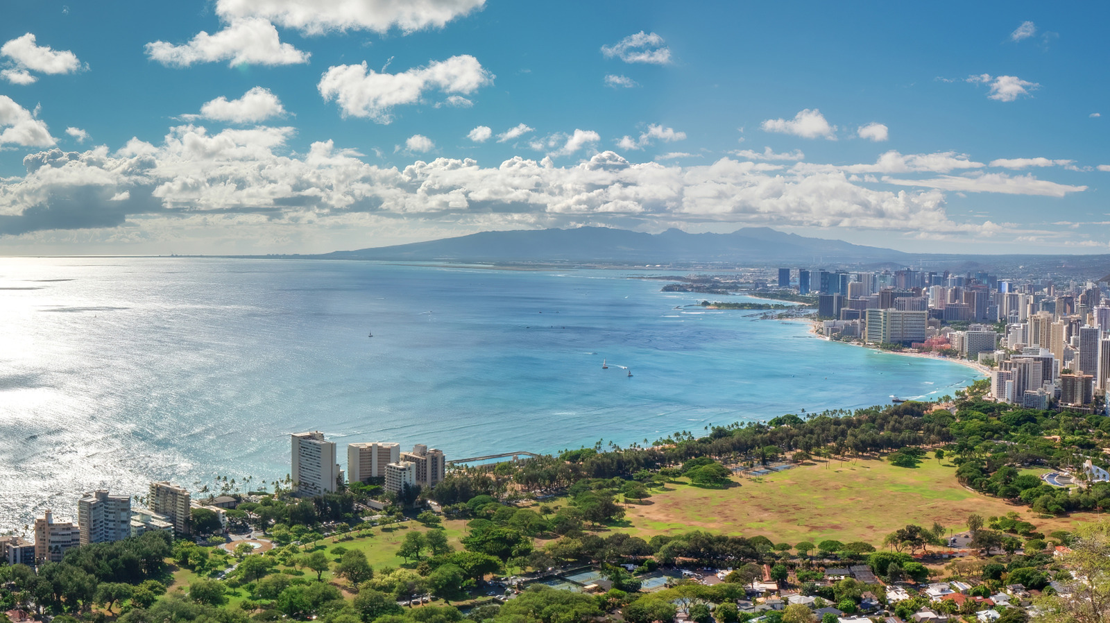 Why You Don't See All-Inclusive Resorts In Hawaii

