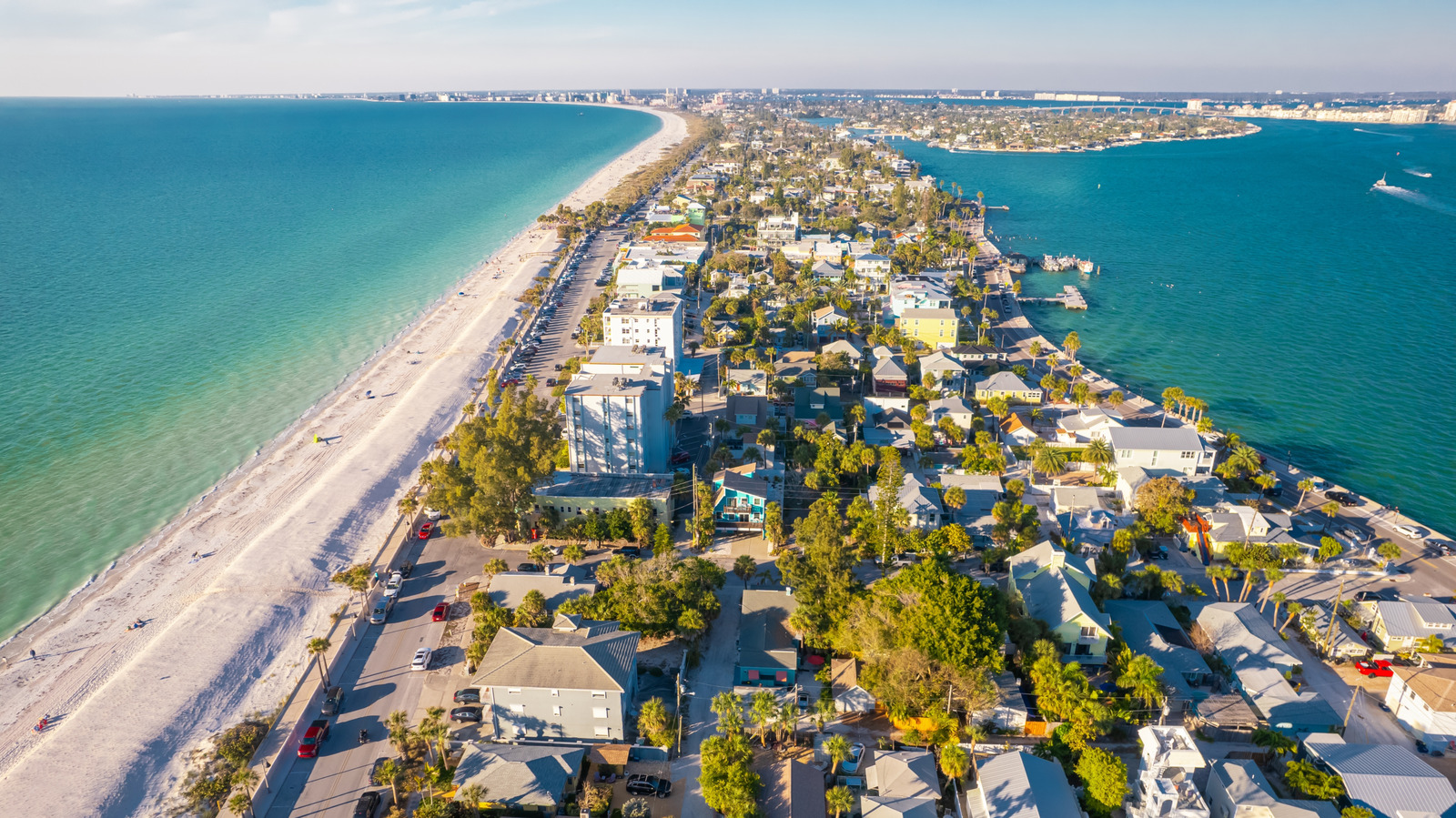 Florida's Stunning Gulf Coast Beach Feels Like Visiting The Bahamas

