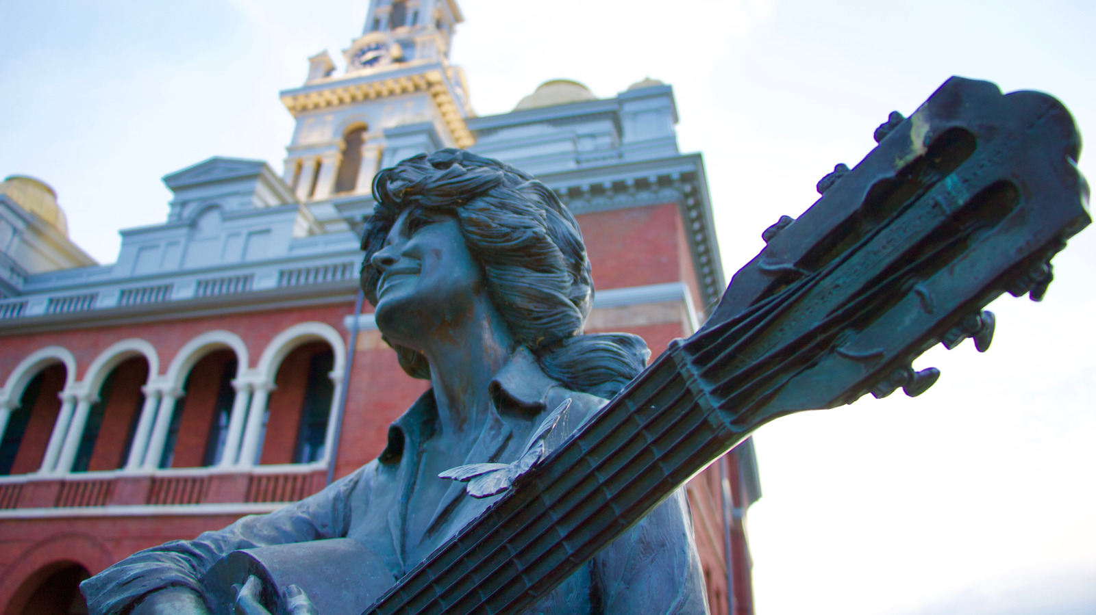 Dolly Parton's Favorite Place In The World Was A Scenic Outdoor Gem Full Of Mountains

