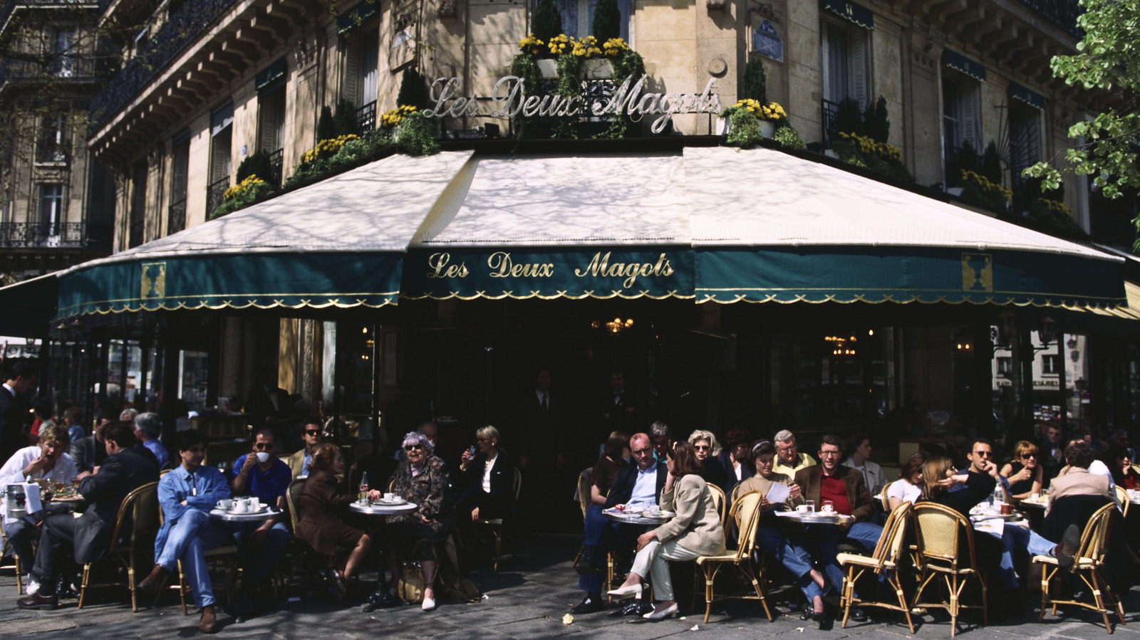 5 French Coffee Rules American Tourists Break Within 10 Minutes At Cafés

