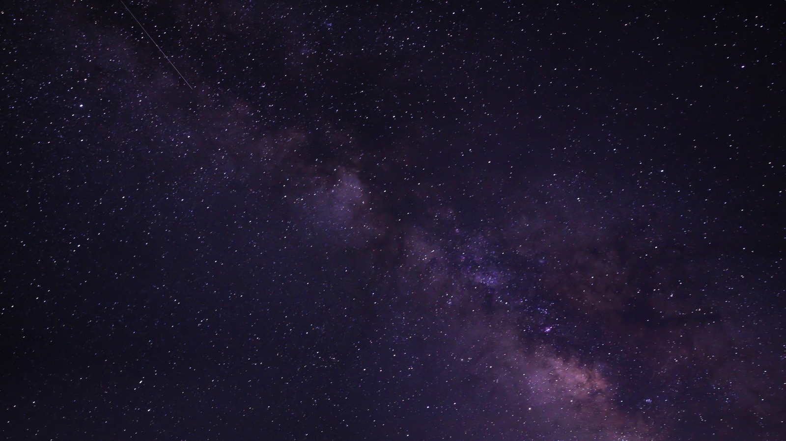 The World's Largest Dark Sky Sanctuary Is An Otherworldly Oregon Escape With High Desert Views


