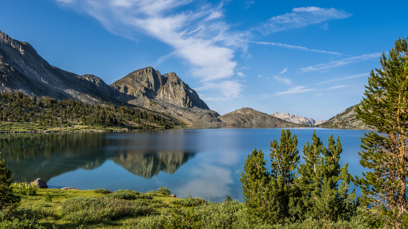 Forget The Crowds, This Less-Visited California Lake Is An Outdoor Gem With Sapphire Waters And High-Alpine Hiking

