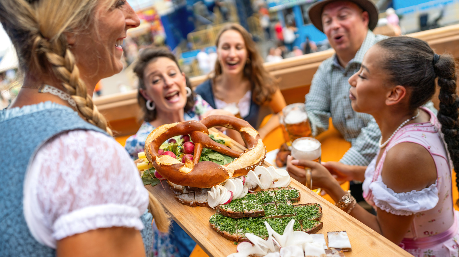 4 German Restaurant Rules American Tourists Break Without Realizing

