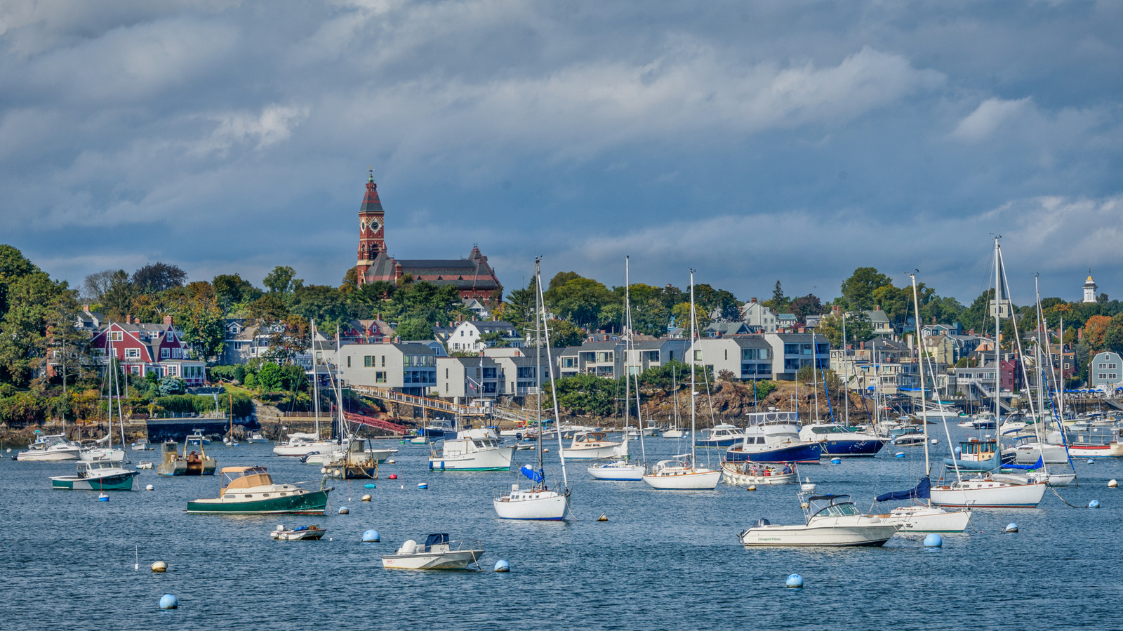 Forget Cape Cod – New England's Less-Crowded Gem Offers Scenic Boating & Quiet Beaches

