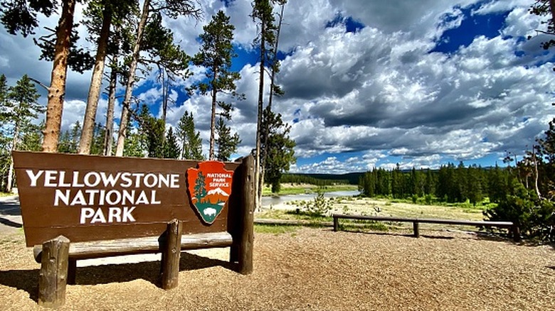 a sign indicating Yellowstone National Park in Wyoming