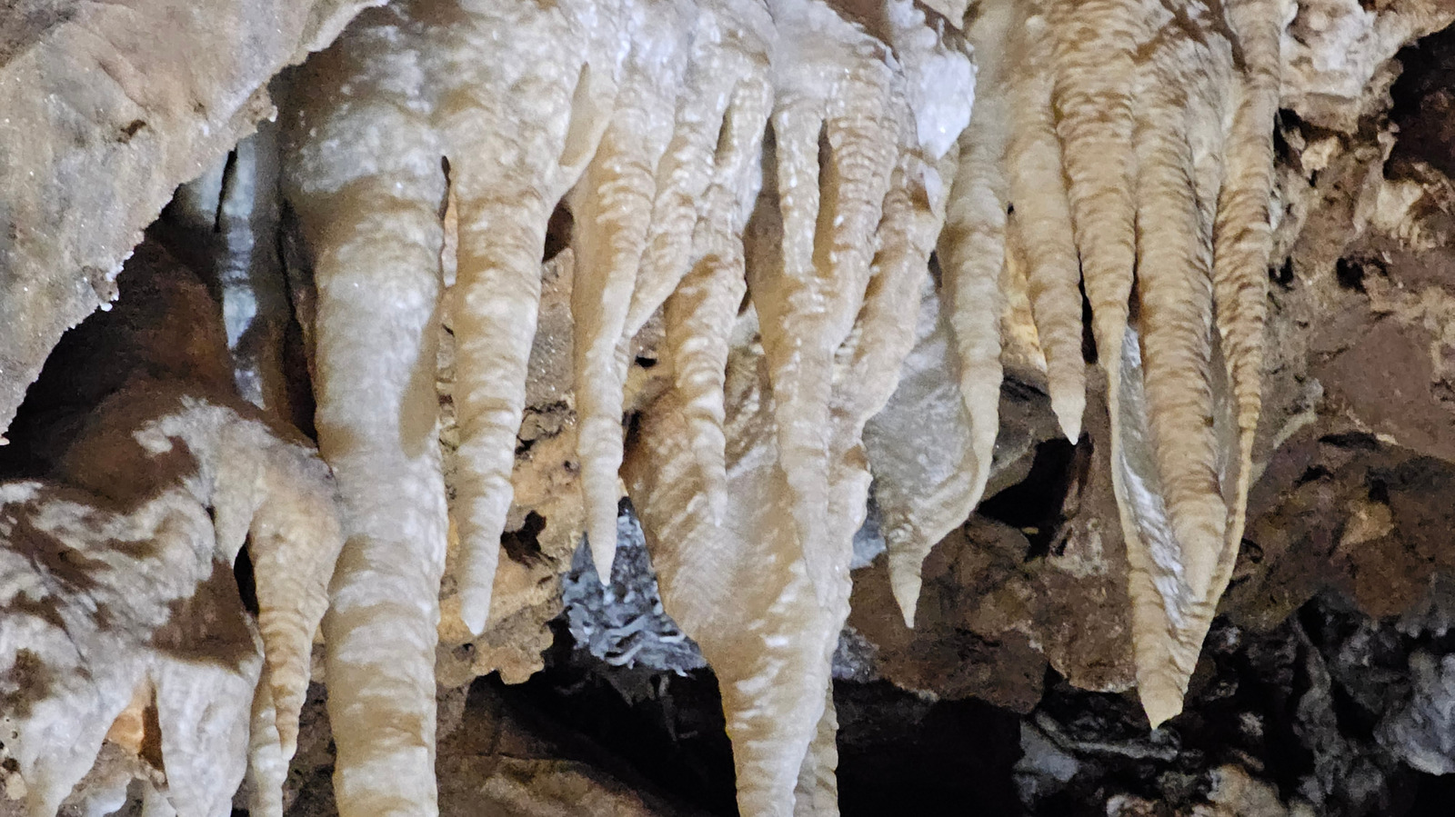 California's Black Chasm Cavern Has Rare, Gravity-Defying Crystals In Every Chamber

