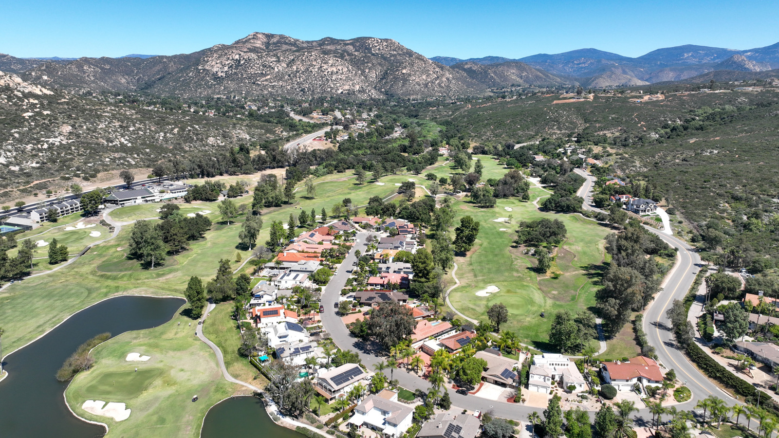Between San Diego And Palm Springs Is A Charming Getaway With Beautiful Vineyards And Wineries

